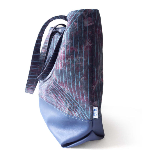 Printed shoulder bag, side view