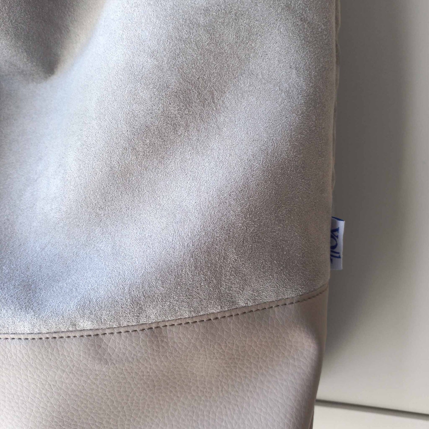 Gravel green shoulder bag detail