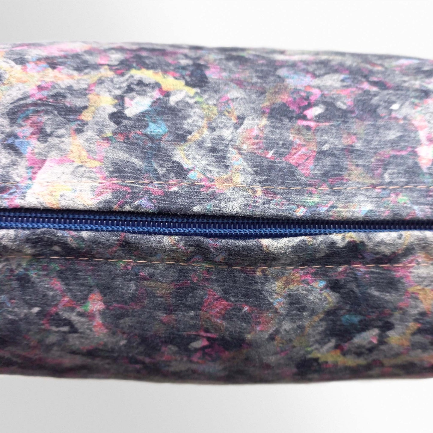 Printed decorative cushion zipper detail