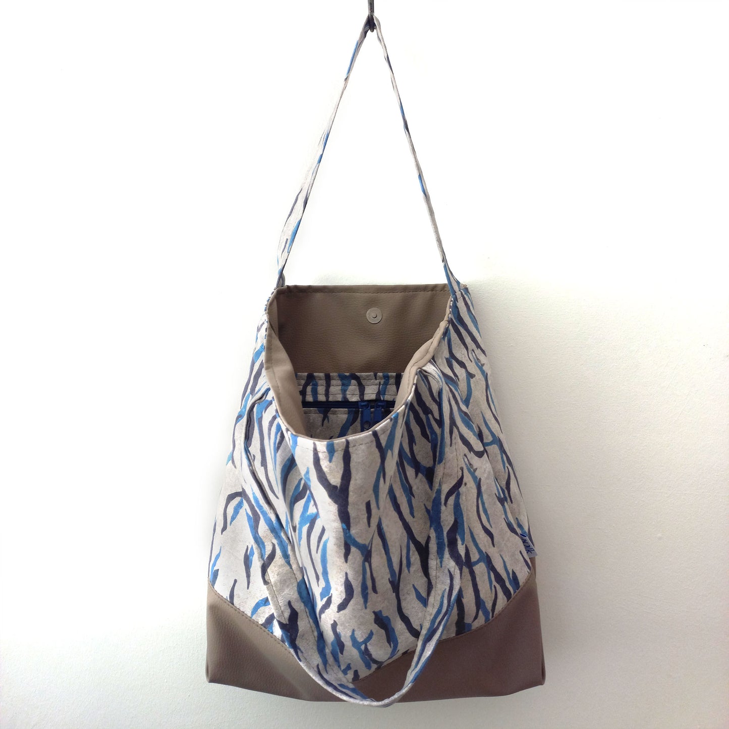 Printed vegan suede shopper bag